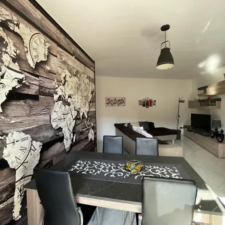 Apartment Black&white *
